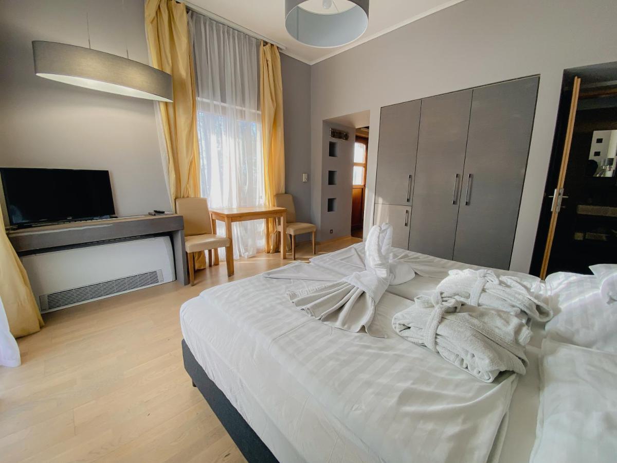 Royal Mediterran Siofok Ngoại thất bức ảnh