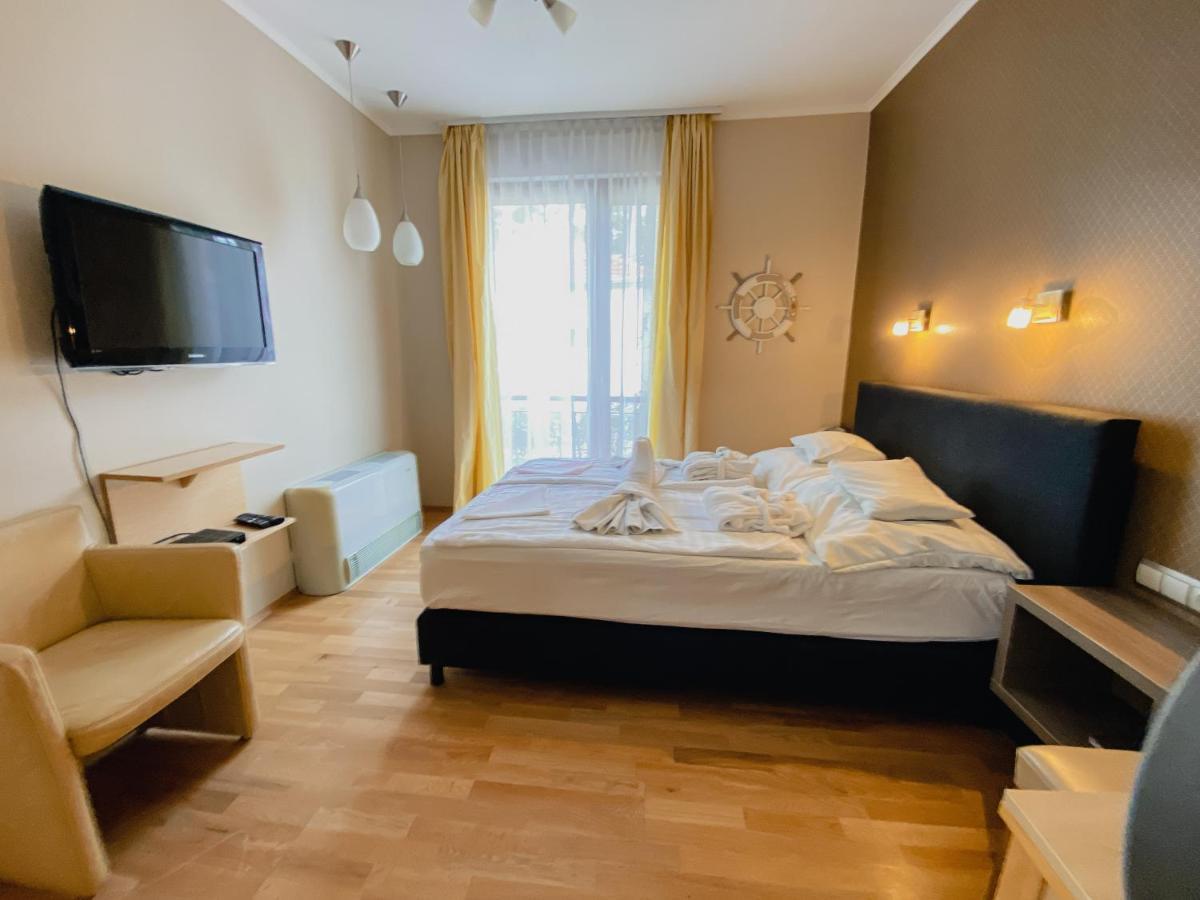 Royal Mediterran Siofok Ngoại thất bức ảnh